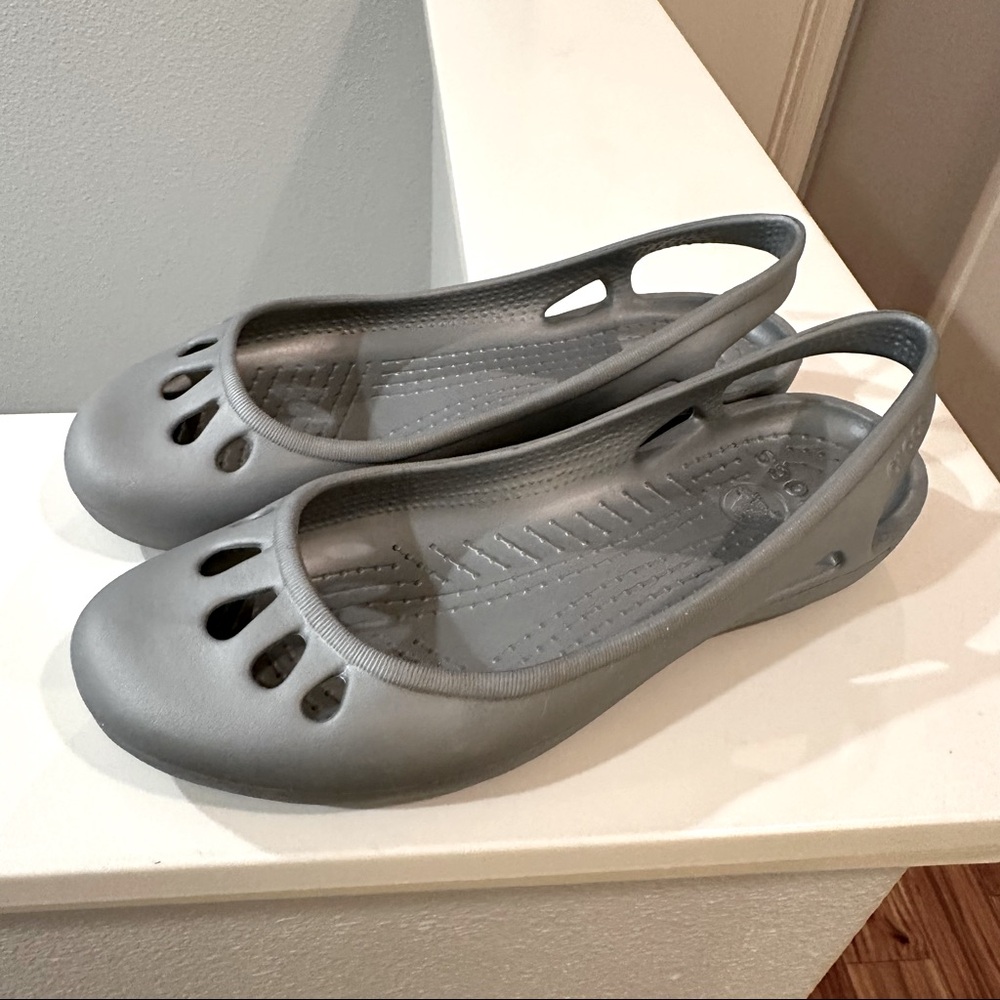 Crocs Kadee Slingback Ballet Flat Size 9 Silver